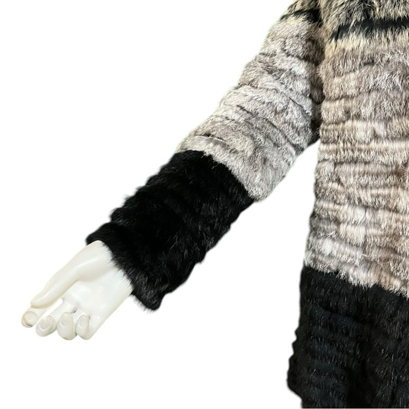 Elliatt Monochrome Scenery Rabbit Fur Jacket, Small - Picture 5 of 9